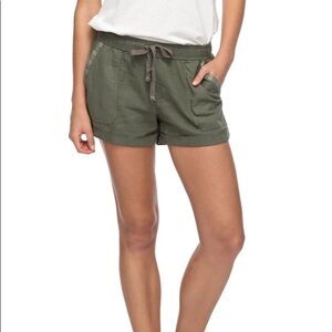 New York & Company linen size 0 cargo Shorts